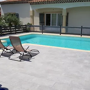 https://charmante-maison-vedene-avignon-avec-piscine.fr-provencehotel.com